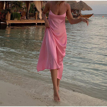 Robe Longue Satinée Rose – Élégance Sensuelle pour Femmes Audacieuses